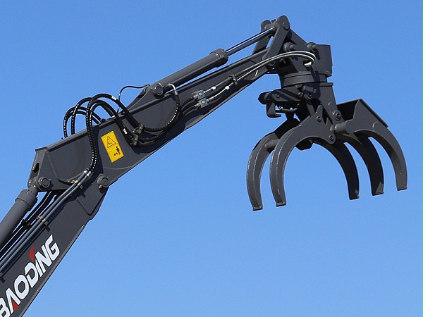 宝鼎BD125PLUS轮式抓木机