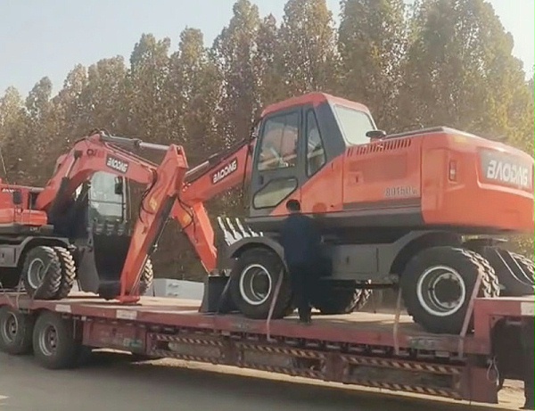 宝鼎150挖掘机发车