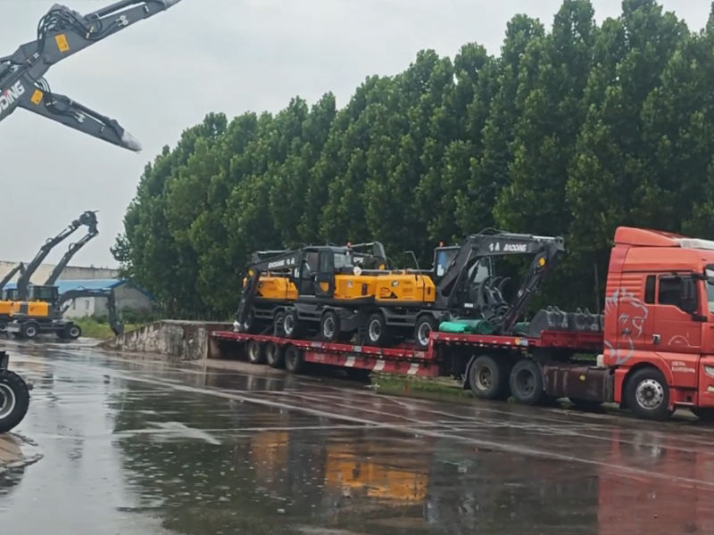 广西横州洪涝实测，宝鼎抓木机泡水依旧一把着车