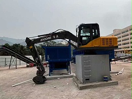 宝鼎 110 固定式电动抓料机交付！木材粉碎喂料新选择