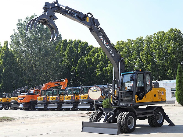 宝鼎BD120S轮式抓木机