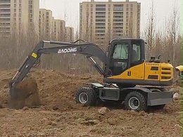 宝鼎80X挖掘机，园林绿化的得力助手