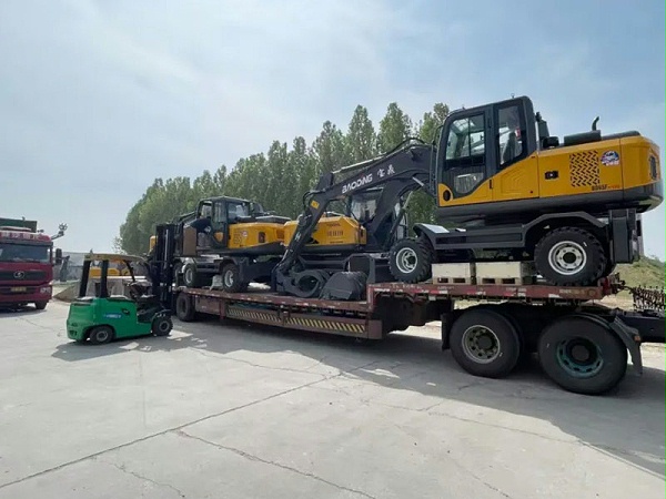 宝鼎抓木机出口东南亚