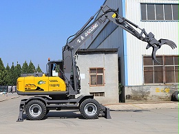 宝鼎 120WD 抓木机陡坡攀爬性能展示