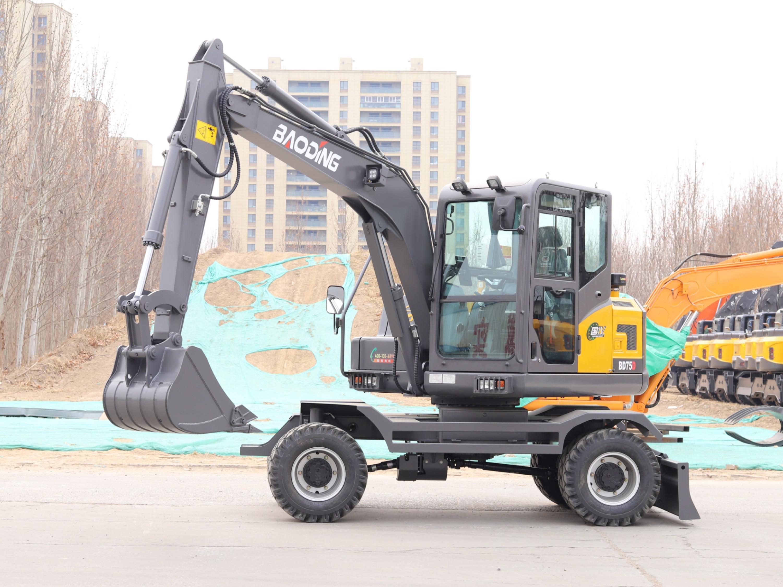 宝鼎小型挖掘机，多场景适配实用之选