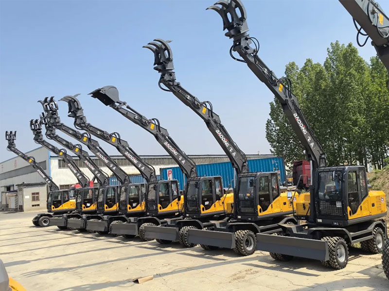 扬帆出海！8台宝鼎抓木机批量交付东南亚市场