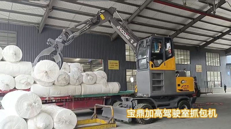 宝鼎加高驾驶室抓木机